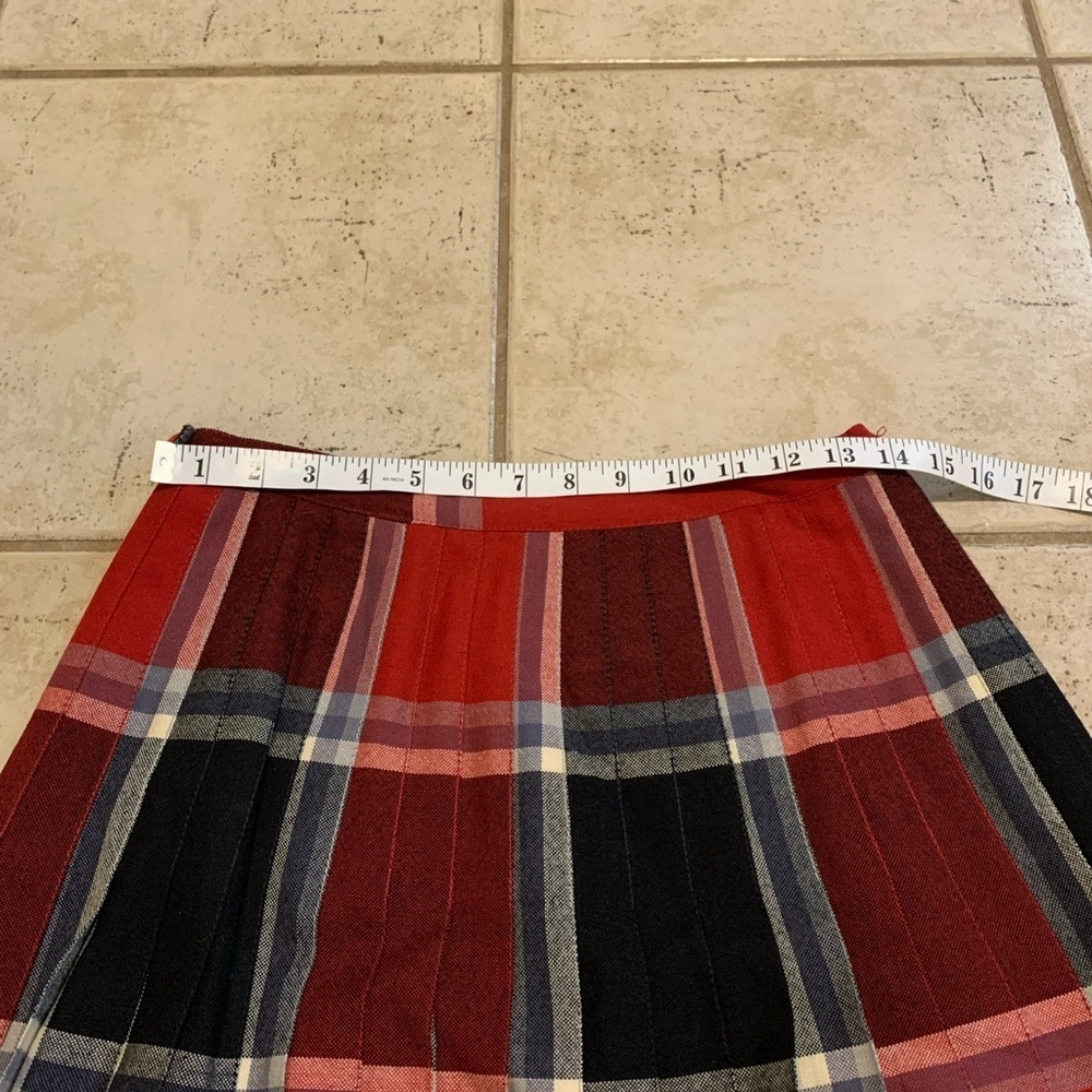 Vintage Highland Queen Pleated Wool Kilt Skirt Tartan Plaid Red Black Size 12 - Picture 6 of 6